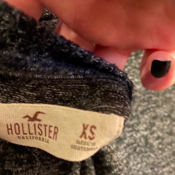 Hollister Sweater - Picture 4 of 4
